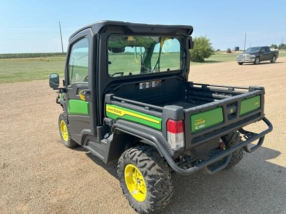 Image of John Deere XUV 835M equipment image 3