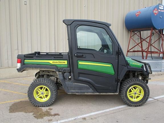 Image of John Deere XUV 835M equipment image 1