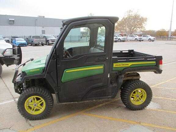 Image of John Deere XUV 835M Primary image