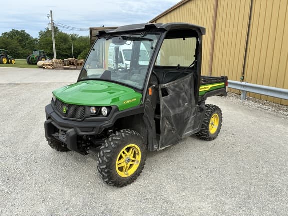 Image of John Deere XUV 835M equipment image 2