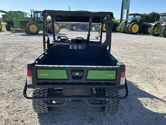 Image of John Deere XUV 835M equipment image 4