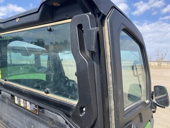 Image of John Deere XUV 835M equipment image 3