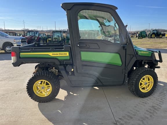 Image of John Deere XUV 835M equipment image 4