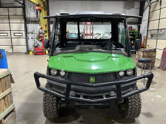 Image of John Deere XUV 835M equipment image 1