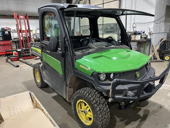 Image of John Deere XUV 835M equipment image 2