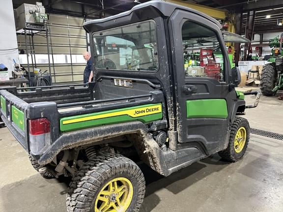 Image of John Deere XUV 835M equipment image 4