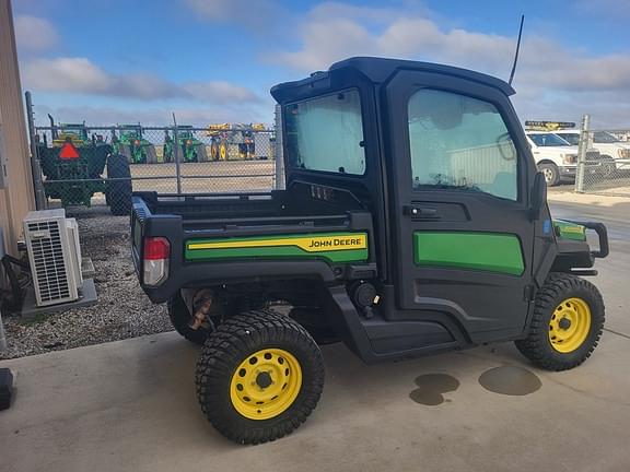 Image of John Deere XUV 835M equipment image 4