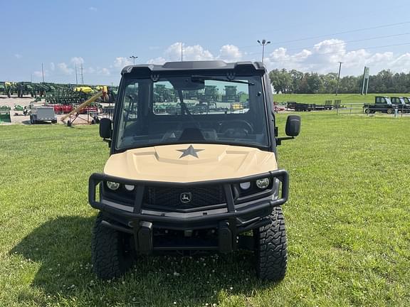 Image of John Deere XUV 835M Honor Edition equipment image 2