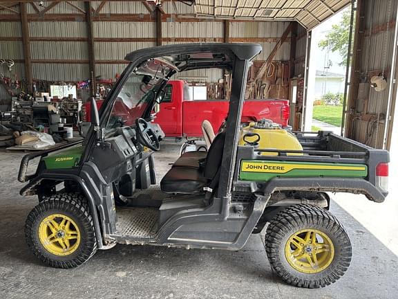 Image of John Deere XUV 835M equipment image 1