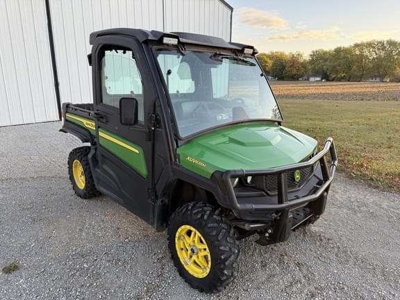 Image of John Deere XUV 835M equipment image 1