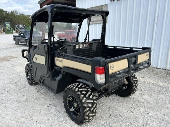 Image of John Deere XUV 835M Honor Edition equipment image 2