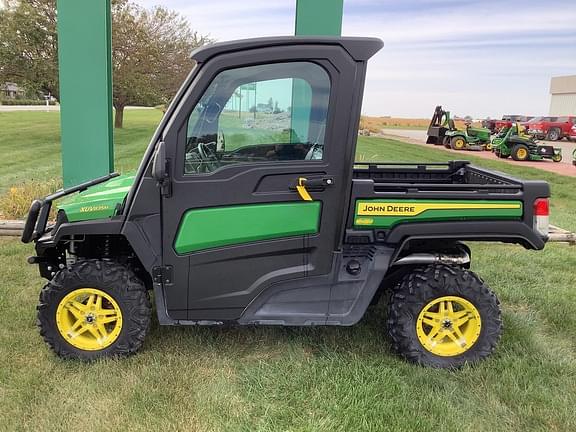 Image of John Deere XUV 835M equipment image 1