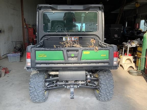 Image of John Deere XUV 835M equipment image 2