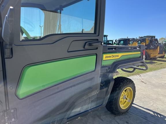 Image of John Deere XUV 835M equipment image 4