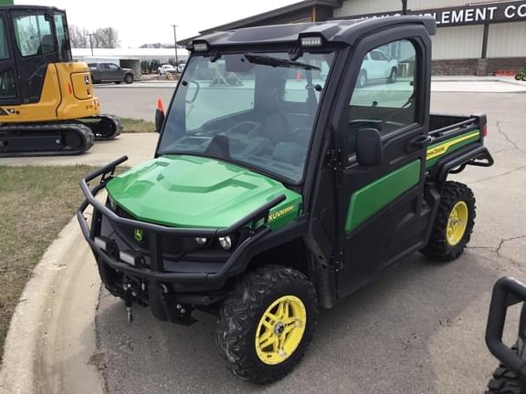 Image of John Deere XUV 835M equipment image 1