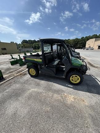 Image of John Deere XUV 835M equipment image 3