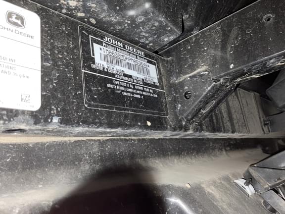 Image of John Deere XUV 835M equipment image 2