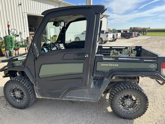 Image of John Deere XUV 835M equipment image 1