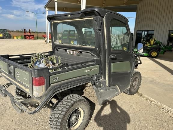 Image of John Deere XUV 835M equipment image 2