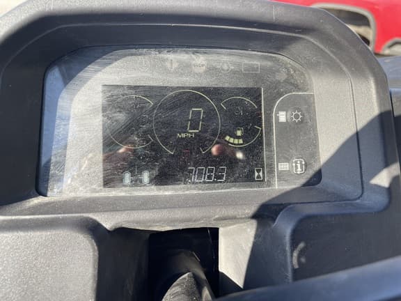 Image of John Deere XUV 835M equipment image 4