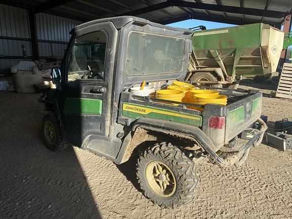 Image of John Deere XUV 835M equipment image 1