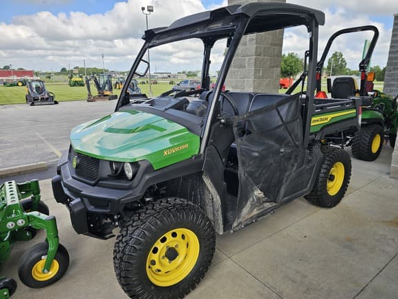 Image of John Deere XUV 835M Primary image