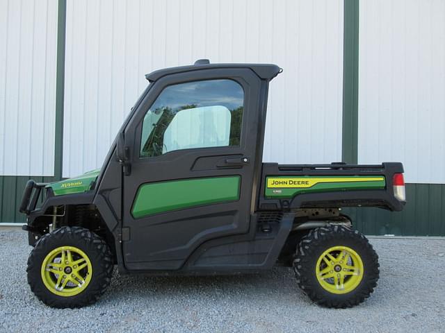 Image of John Deere XUV 835M equipment image 1