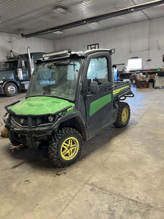 2023 John Deere XUV 835M Equipment Image0