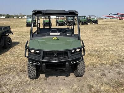 Image of John Deere XUV 835M equipment image 1