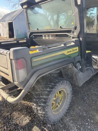 Image of John Deere XUV 835M equipment image 1