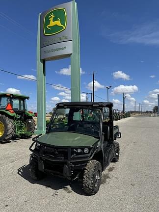 Image of John Deere XUV 835M equipment image 1