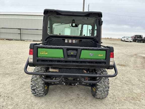 Image of John Deere XUV 835M equipment image 3