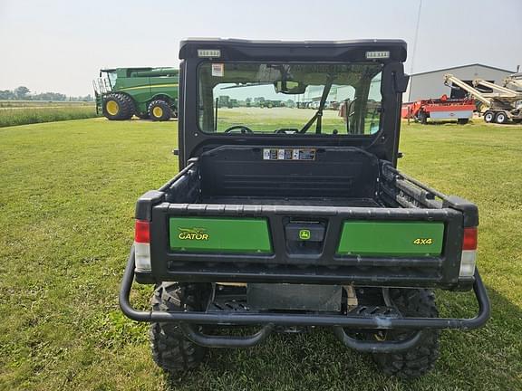 Image of John Deere XUV 835M equipment image 3