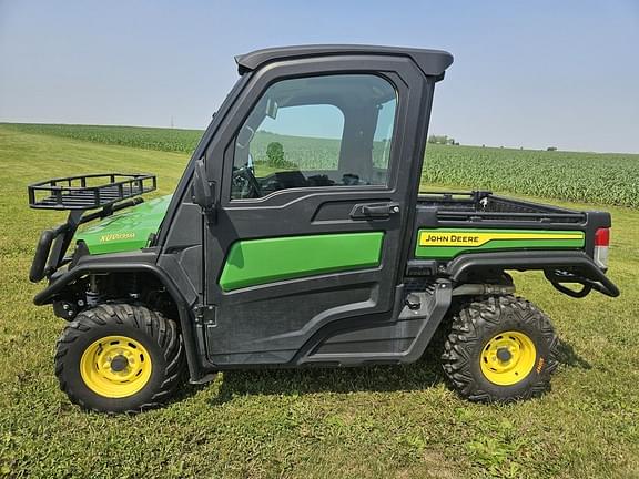 Image of John Deere XUV 835M equipment image 1