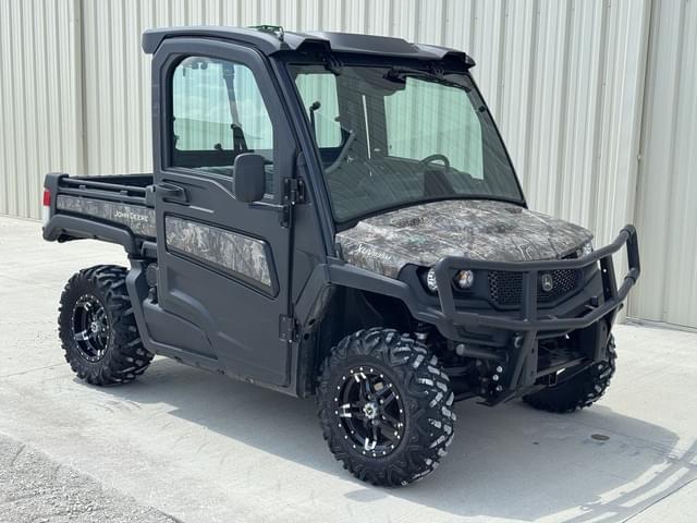 Image of John Deere XUV 835M equipment image 1