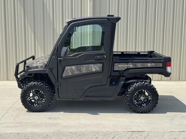 Image of John Deere XUV 835M equipment image 2