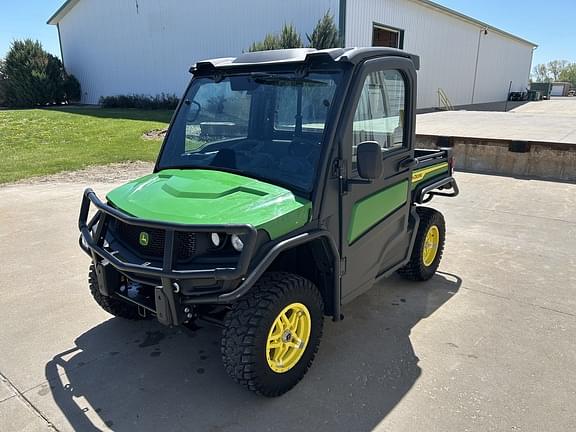 Image of John Deere XUV 835M Primary image