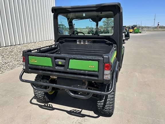 Image of John Deere XUV 835M equipment image 3