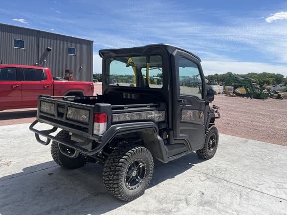 Image of John Deere XUV 835M equipment image 3