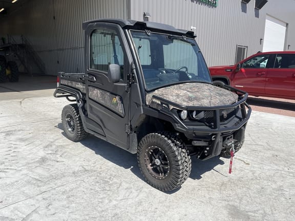 2023 John Deere XUV 835M Equipment Image0