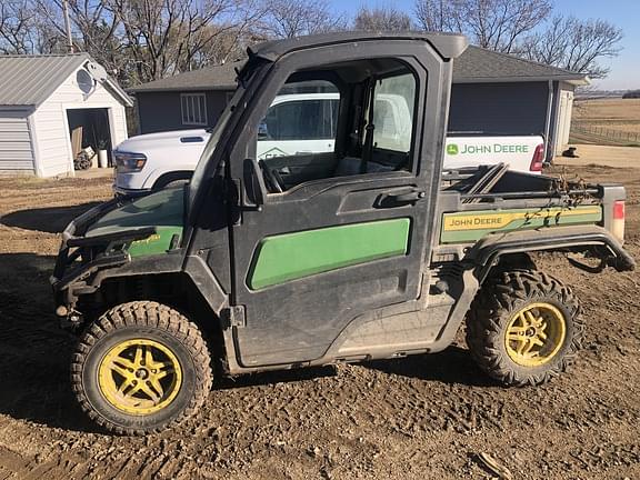 Image of John Deere XUV 835M Primary image