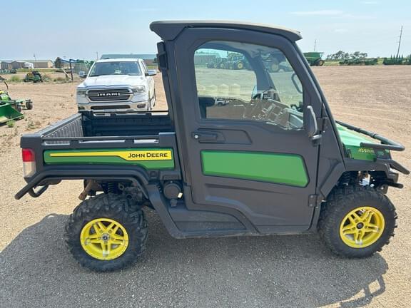 Image of John Deere XUV 835M equipment image 1