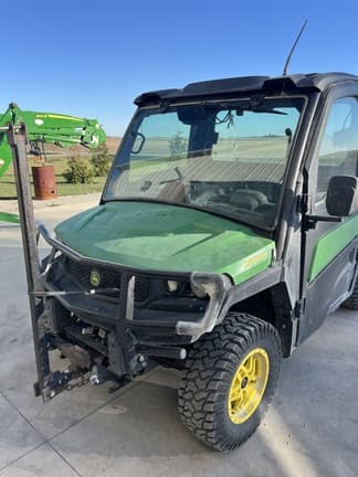 Image of John Deere XUV 835M equipment image 2