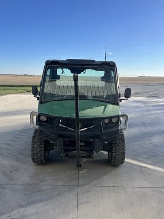 Image of John Deere XUV 835M equipment image 1