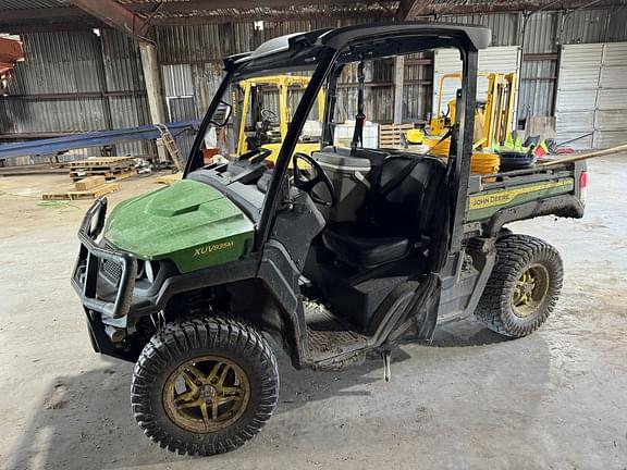 Image of John Deere XUV 835M Primary image