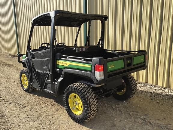 Image of John Deere XUV 835M equipment image 2