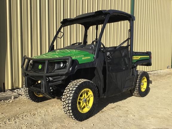 Image of John Deere XUV 835M equipment image 1