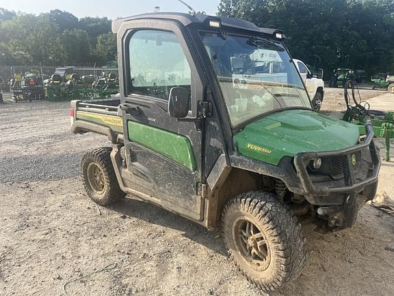 Image of John Deere XUV 835M equipment image 1
