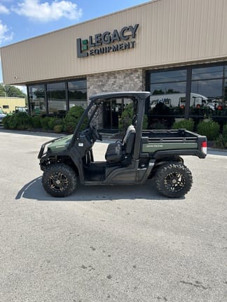 2023 John Deere XUV 835M Equipment Image0