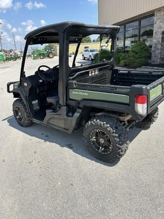 Image of John Deere XUV 835M equipment image 1